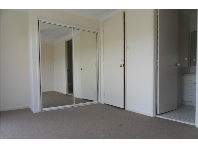 40/215 Cottesloe Drive, Mermaid Waters QLD 4218