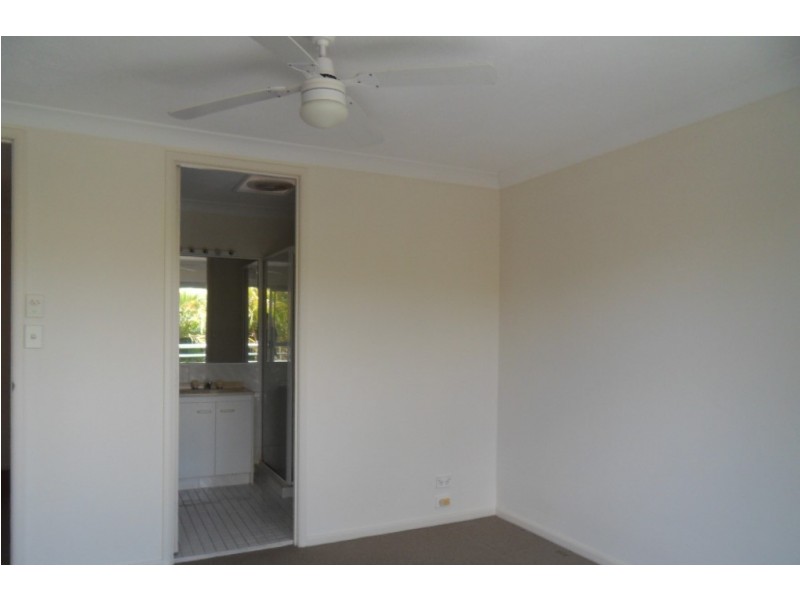 40/215 Cottesloe Drive, Mermaid Waters QLD 4218