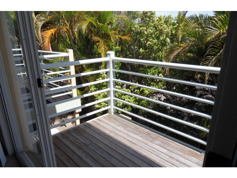 40/215 Cottesloe Drive, Mermaid Waters QLD 4218