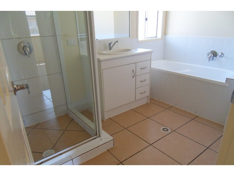 112 Anna Drive, Raceview QLD 4305