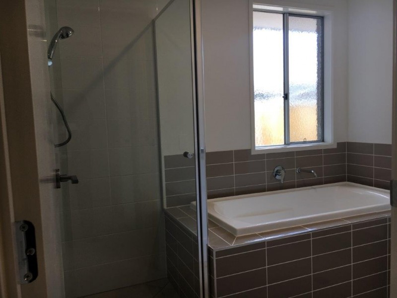 5 White Rock Drive, Redbank Plains QLD 4301