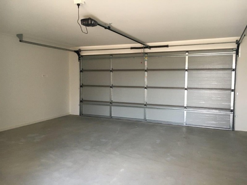 5 White Rock Drive, Redbank Plains QLD 4301