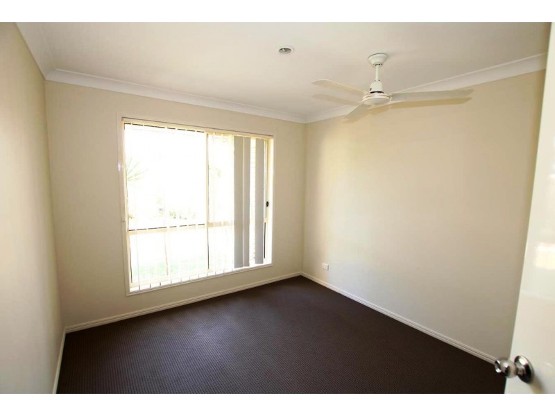 14 Pine Grove Drive, Crestmead QLD 4132