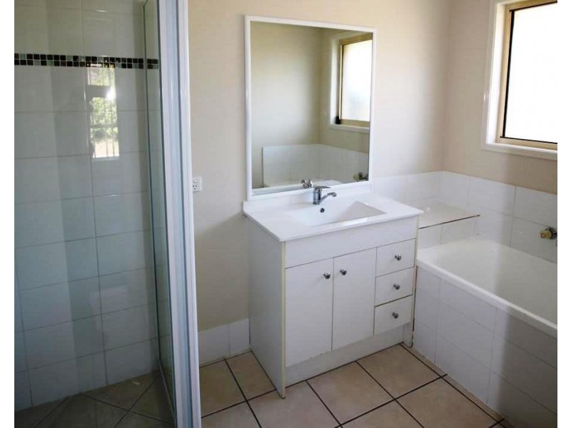 14 Pine Grove Drive, Crestmead QLD 4132