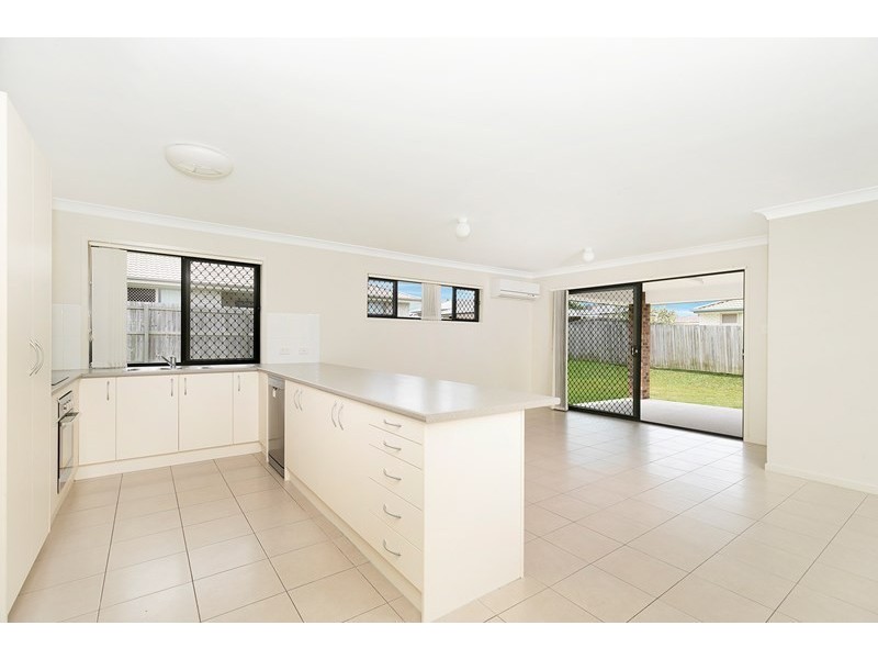 5 Serenity Court, Crestmead QLD 4132