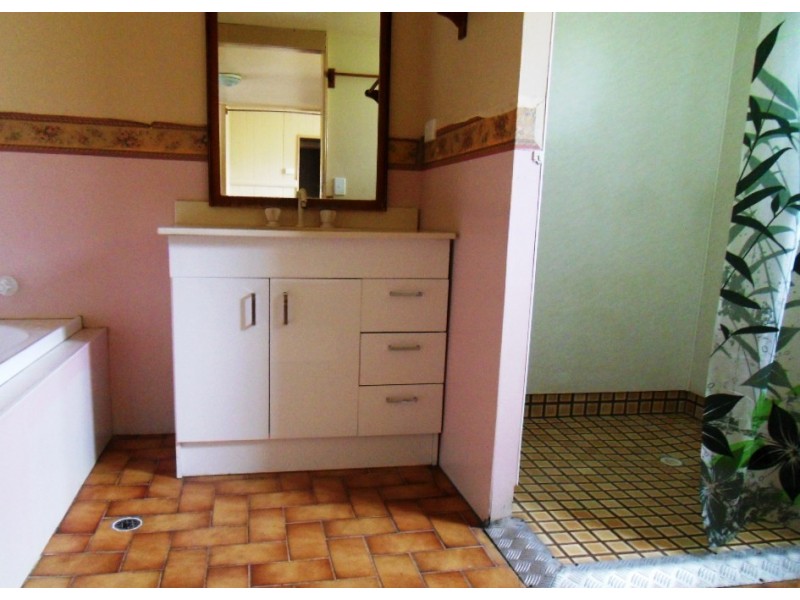 79 Darling Street East, Sadliers Crossing QLD 4305