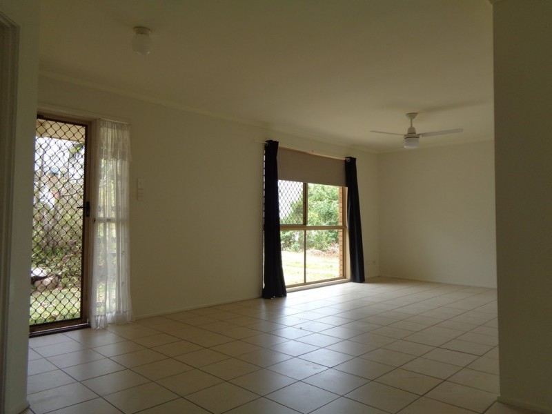 10 Sussanah Terrace, Edens Landing QLD 4207
