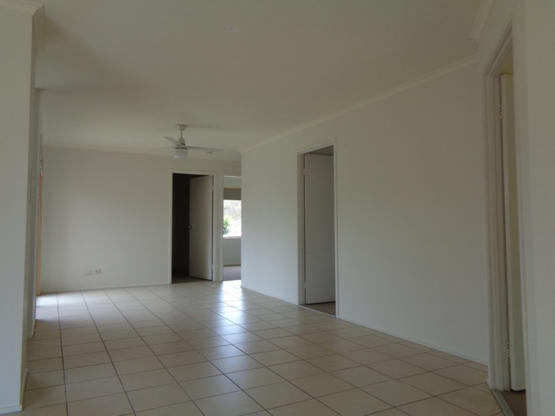 10 Sussanah Terrace, Edens Landing QLD 4207