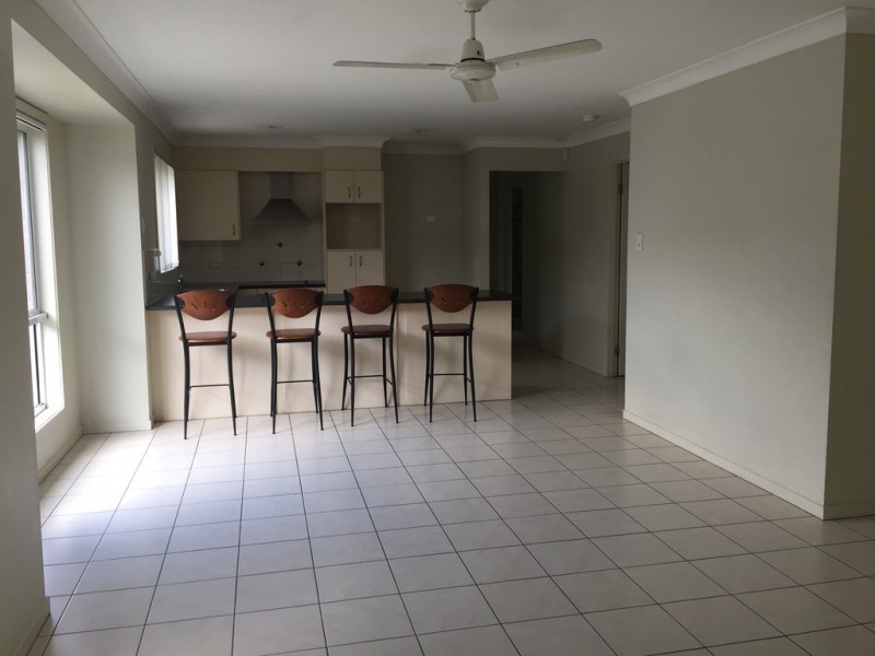 24 Blueberry Ash Court, Boronia Heights QLD 4124