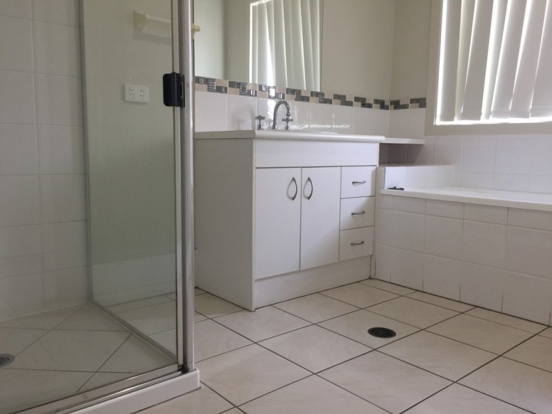 24 Blueberry Ash Court, Boronia Heights QLD 4124