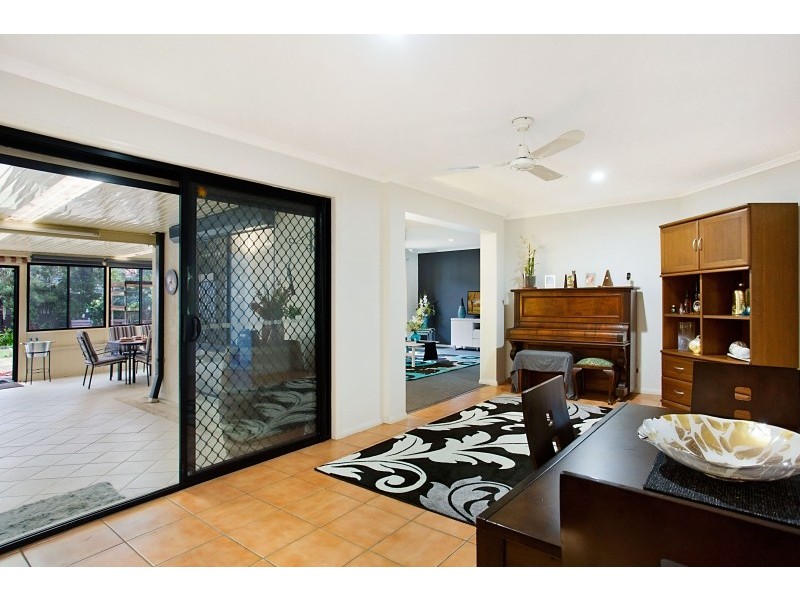 2 Kempe Place, Edens Landing QLD 4207