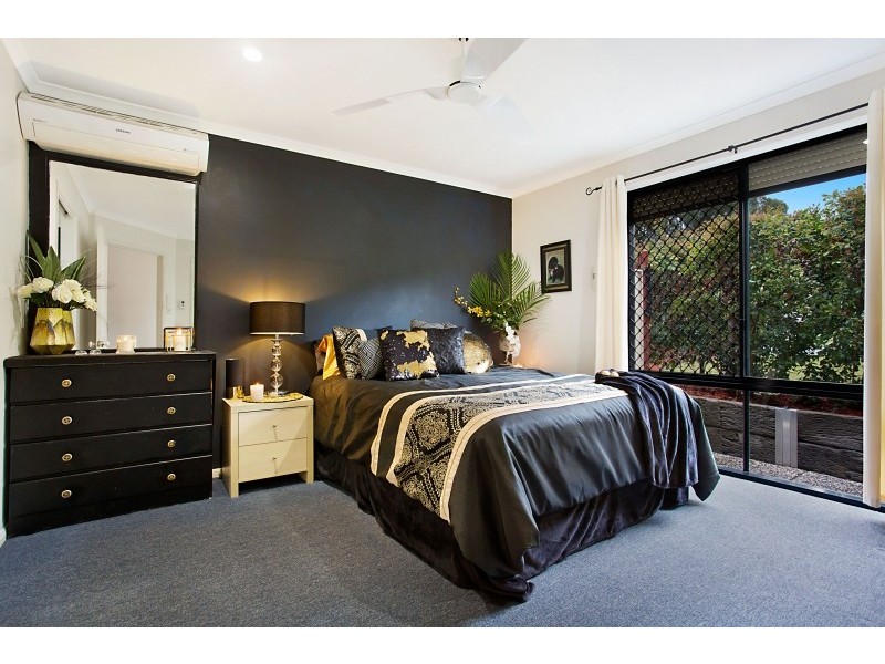 2 Kempe Place, Edens Landing QLD 4207