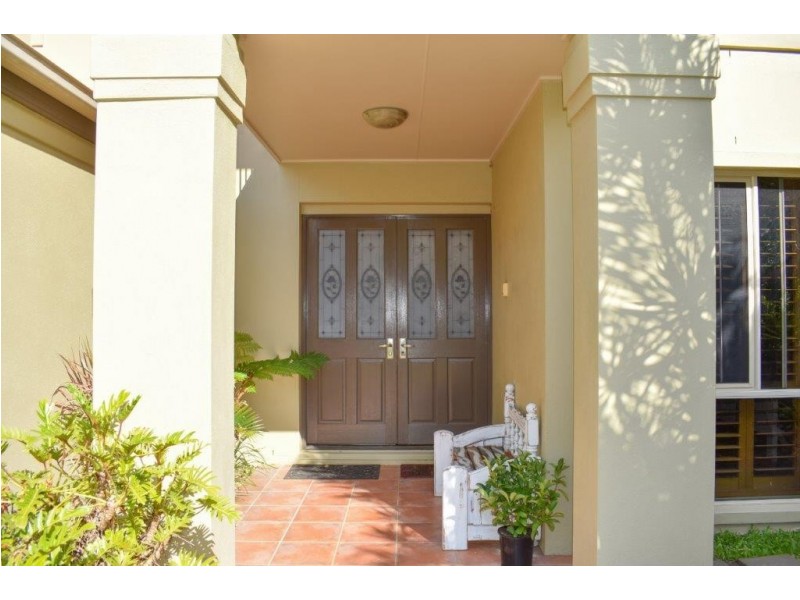 73 Oakview Circuit, Brookwater QLD 4300