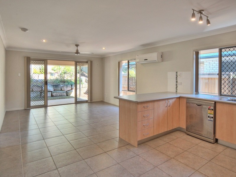31 Riverside Crescent, Springfield Lakes QLD 4300
