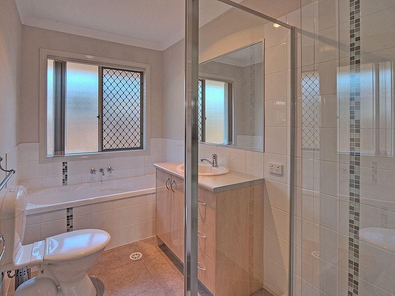 31 Riverside Crescent, Springfield Lakes QLD 4300