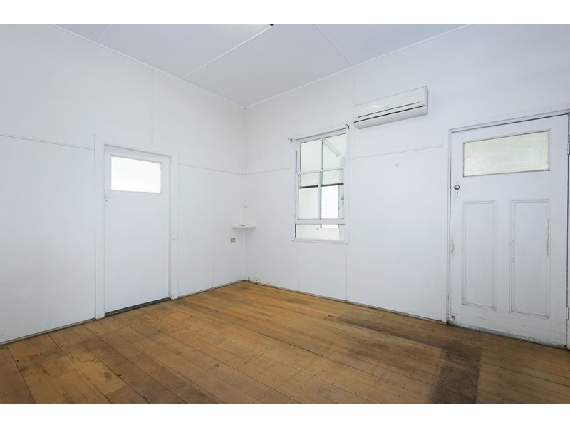 26 Mary Street, Blackstone QLD 4304