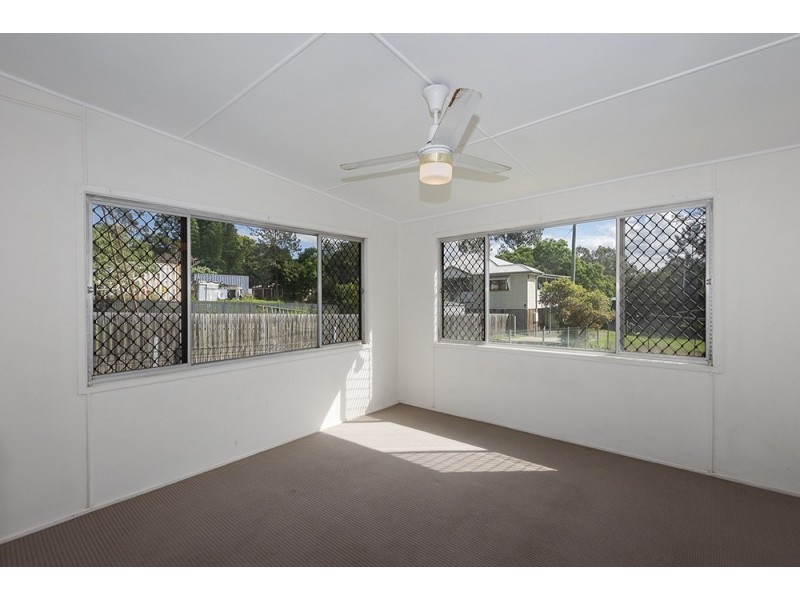 26 Mary Street, Blackstone QLD 4304