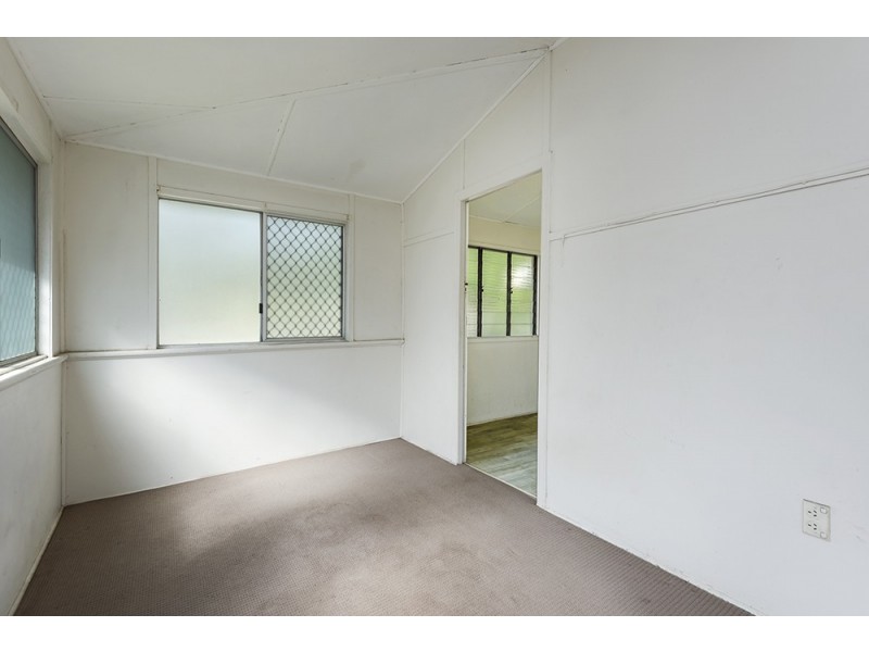 26 Mary Street, Blackstone QLD 4304