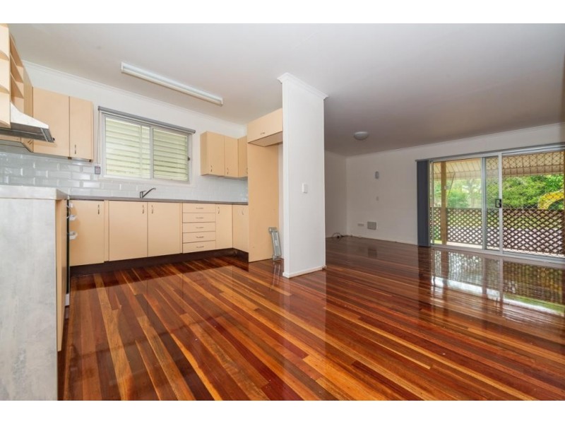 16 Oak Street, Bundamba QLD 4304