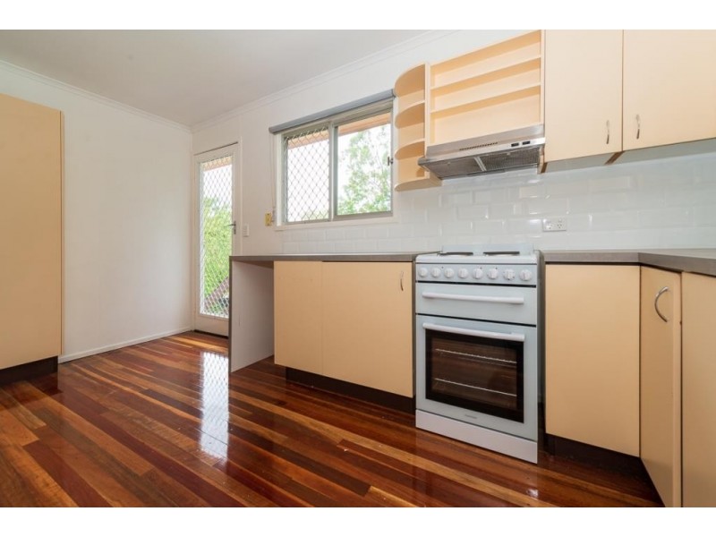 16 Oak Street, Bundamba QLD 4304