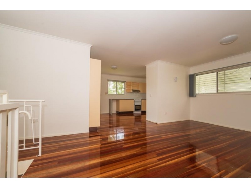 16 Oak Street, Bundamba QLD 4304