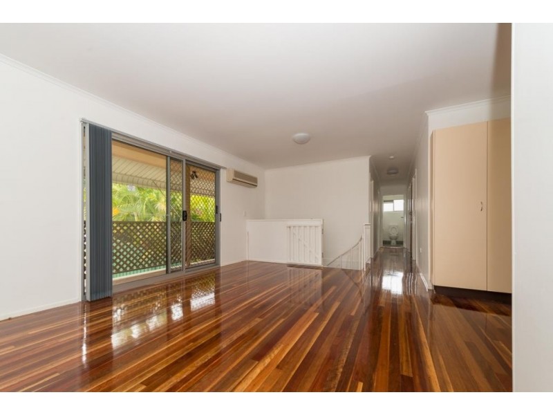 16 Oak Street, Bundamba QLD 4304
