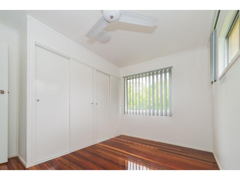 16 Oak Street, Bundamba QLD 4304