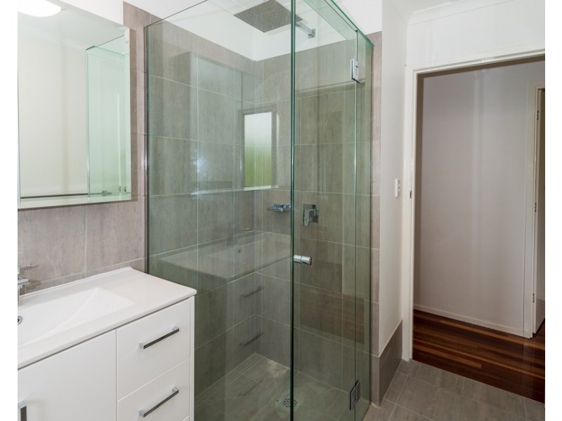 16 Oak Street, Bundamba QLD 4304