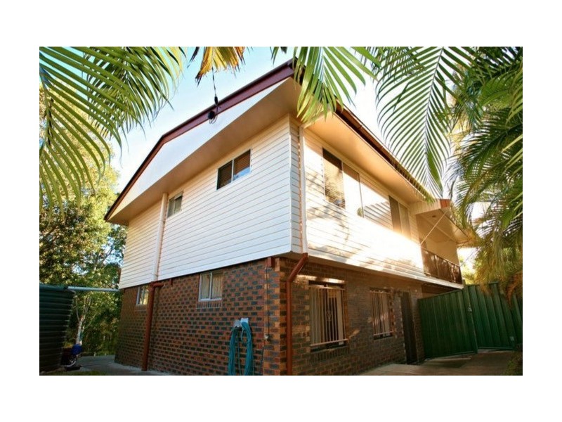 16 Oak Street, Bundamba QLD 4304
