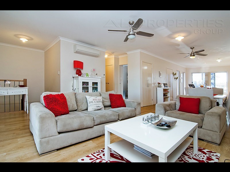 13 Riverside Crescent, Springfield Lakes QLD 4300