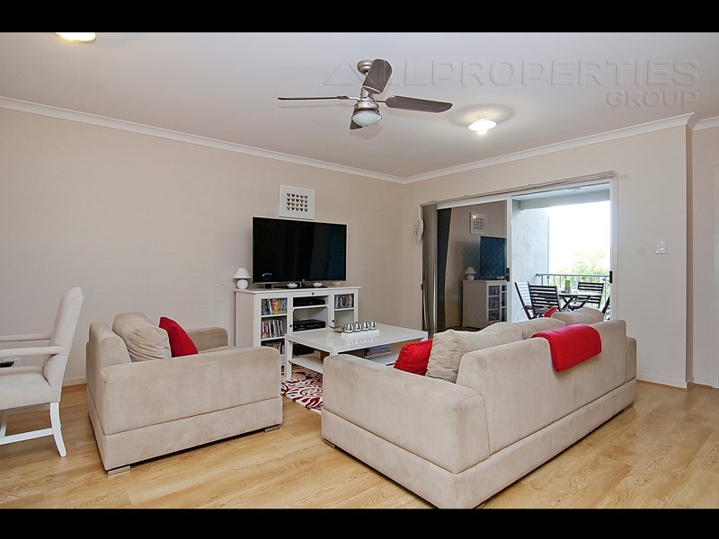 13 Riverside Crescent, Springfield Lakes QLD 4300