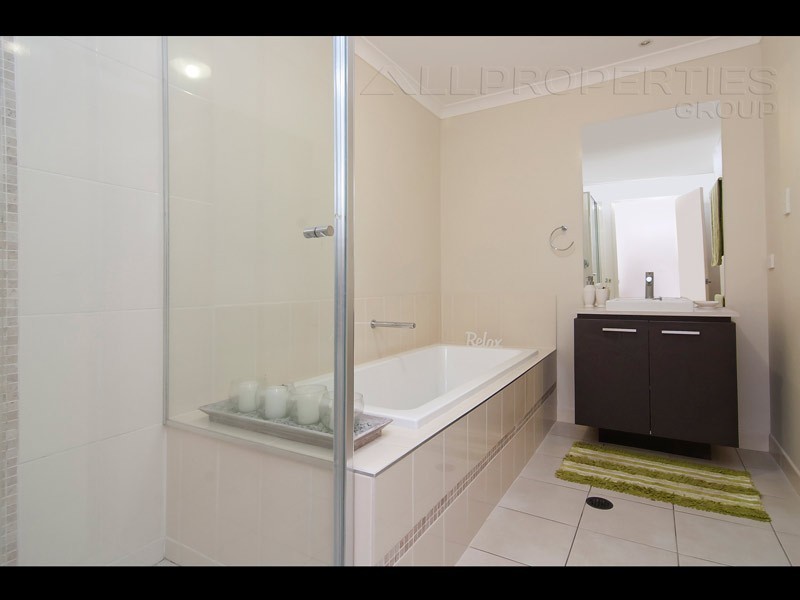 13 Riverside Crescent, Springfield Lakes QLD 4300