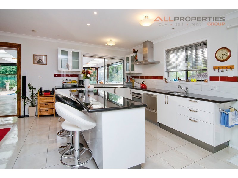27 Ishmael Road, Camira QLD 4300