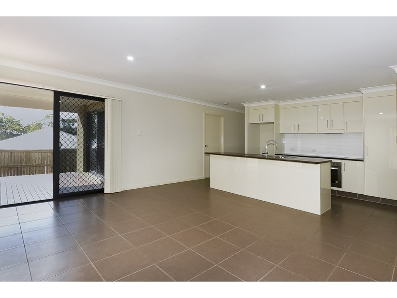 52 Lakes Entrance Drive, Springfield Lakes QLD 4300