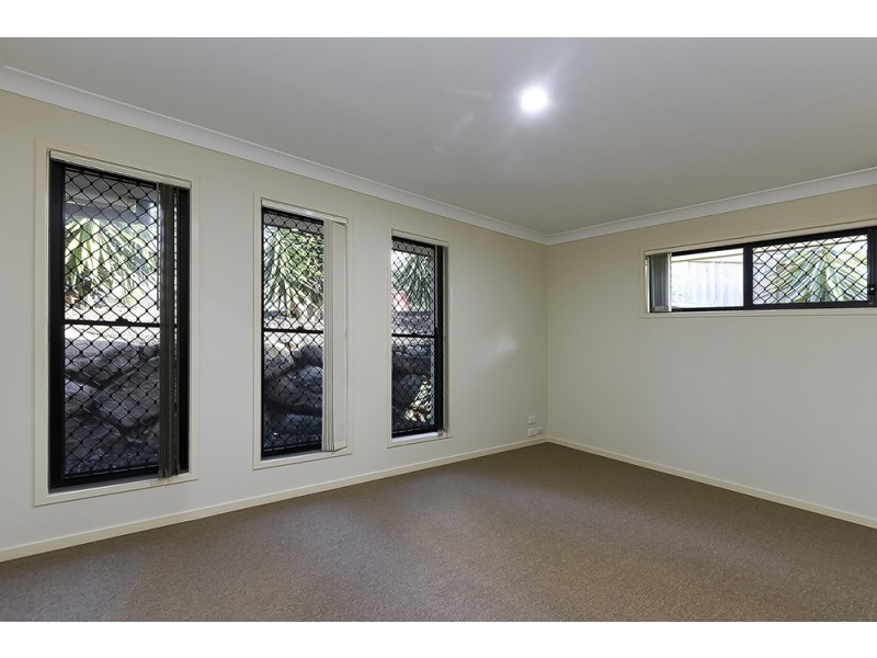 52 Lakes Entrance Drive, Springfield Lakes QLD 4300