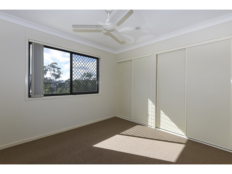 52 Lakes Entrance Drive, Springfield Lakes QLD 4300