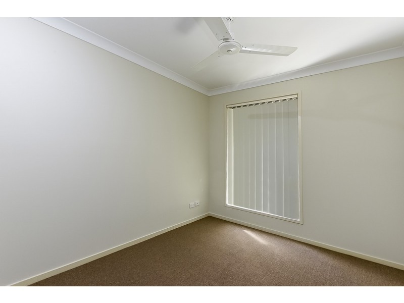 52 Lakes Entrance Drive, Springfield Lakes QLD 4300