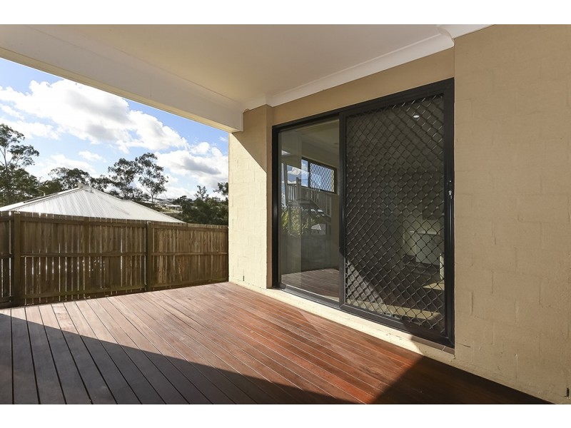 52 Lakes Entrance Drive, Springfield Lakes QLD 4300