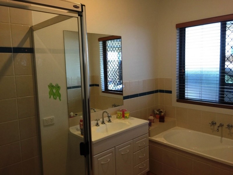52 Speckled Crct, Springfield Lakes QLD 4300