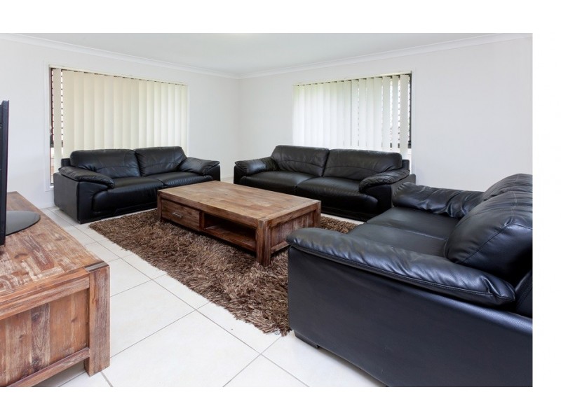 41 Lakes Entrance Drive, Springfield Lakes QLD 4300