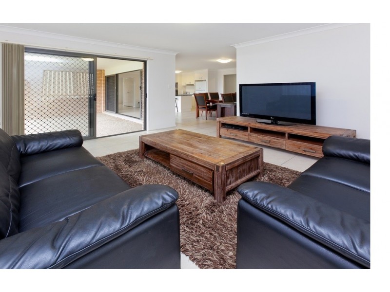 41 Lakes Entrance Drive, Springfield Lakes QLD 4300