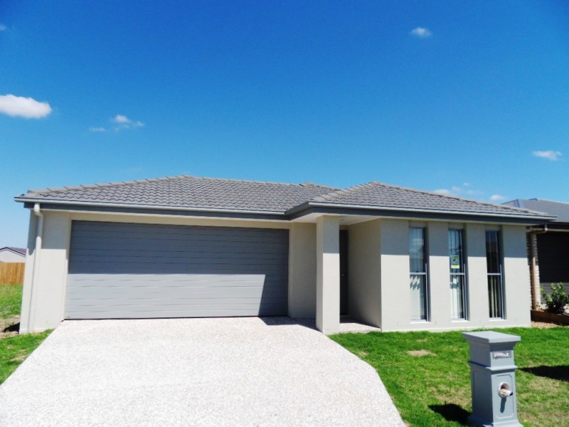 98 Cordeaux Crescent, Redbank Plains QLD 4301