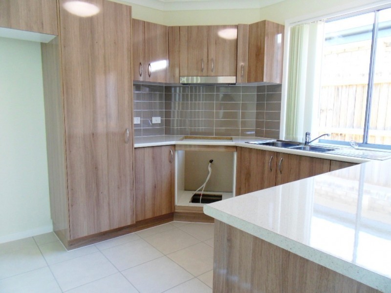 98 Cordeaux Crescent, Redbank Plains QLD 4301