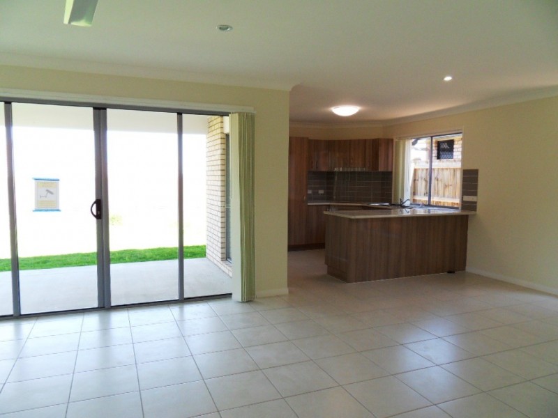 98 Cordeaux Crescent, Redbank Plains QLD 4301