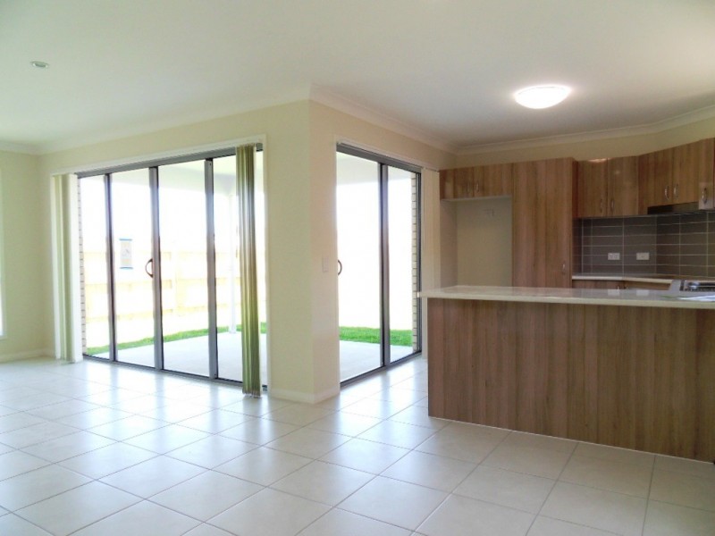 98 Cordeaux Crescent, Redbank Plains QLD 4301