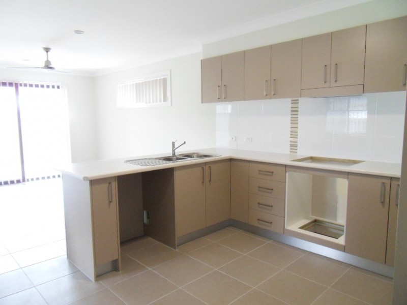 9 Huxley Street, Redbank Plains QLD 4301