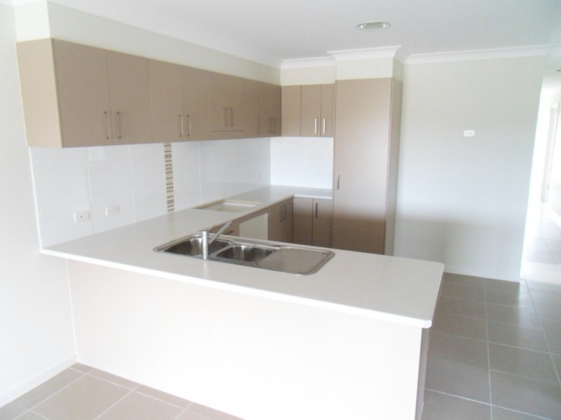 9 Huxley Street, Redbank Plains QLD 4301