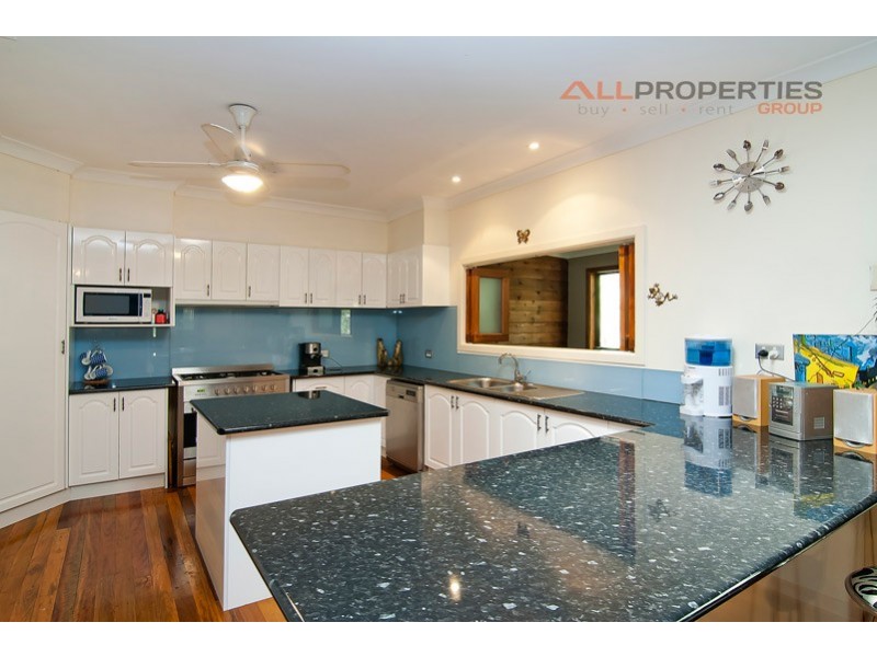 1 Riverside Avenue, Barellan Point QLD 4306