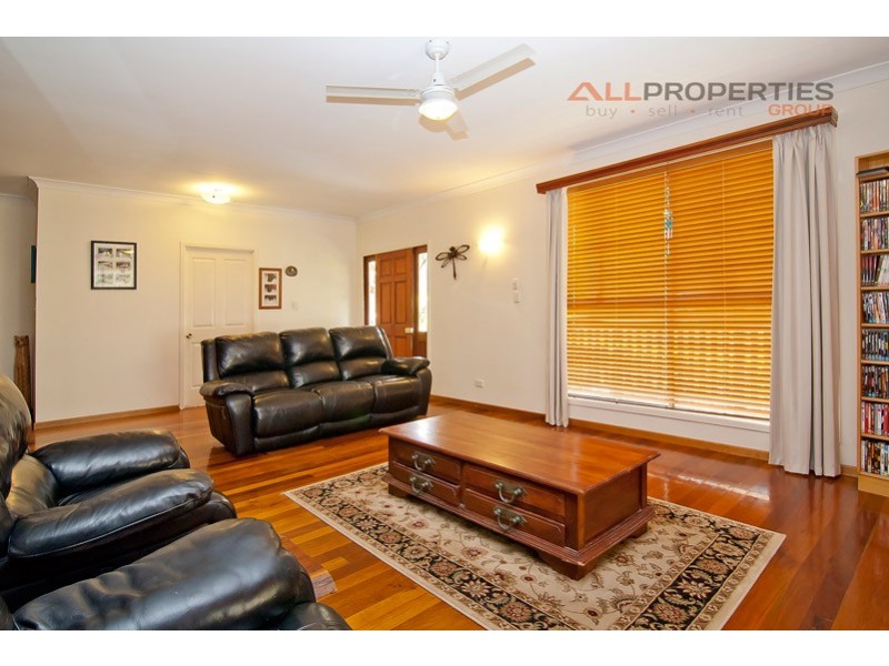 1 Riverside Avenue, Barellan Point QLD 4306