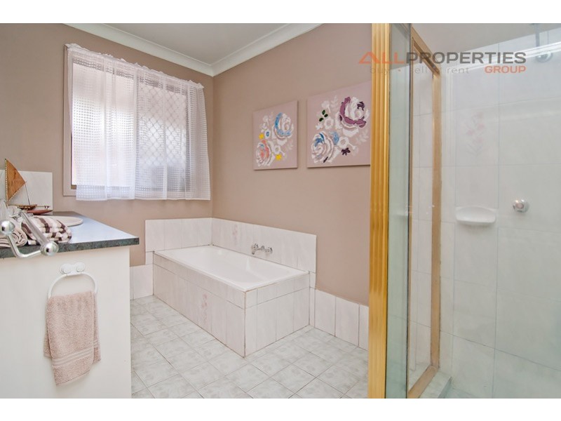 1 Riverside Avenue, Barellan Point QLD 4306